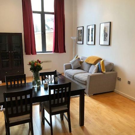 Stylish City Centre Apartment Cardiff Bagian luar foto