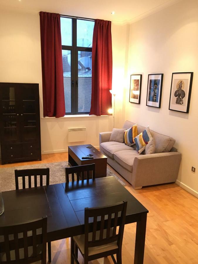 Stylish City Centre Apartment Cardiff Bagian luar foto