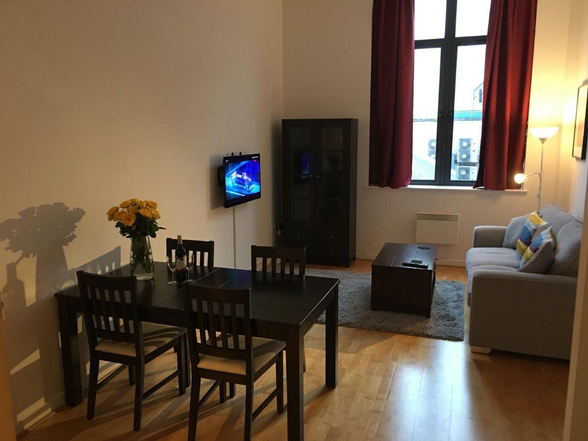 Stylish City Centre Apartment Cardiff Bagian luar foto