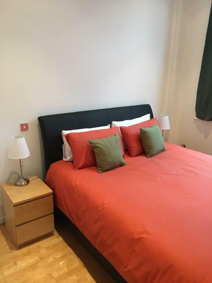 Stylish City Centre Apartment Cardiff Bagian luar foto