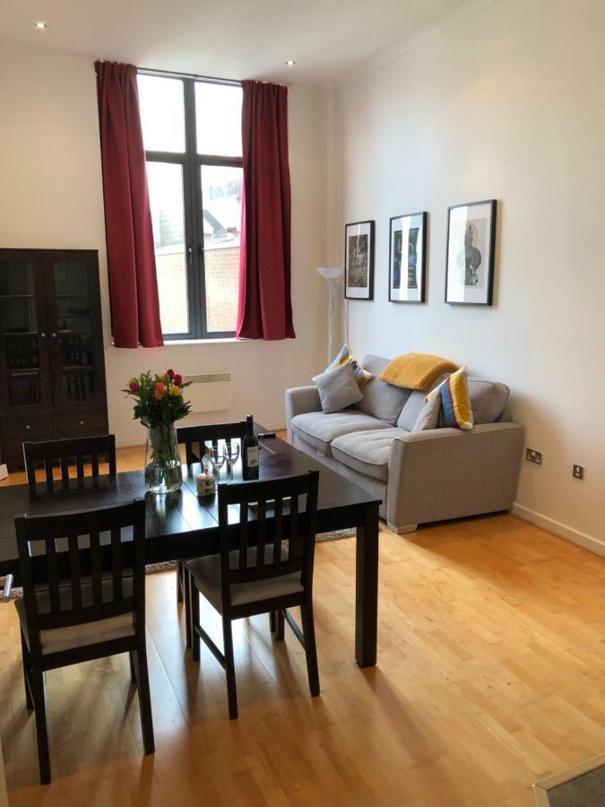 Stylish City Centre Apartment Cardiff Bagian luar foto