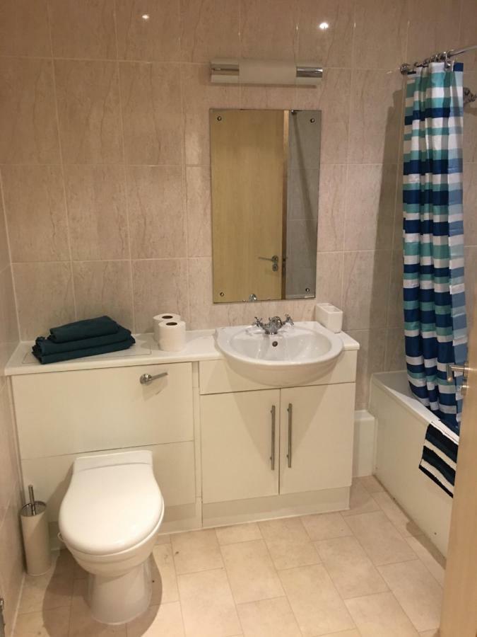 Stylish City Centre Apartment Cardiff Bagian luar foto