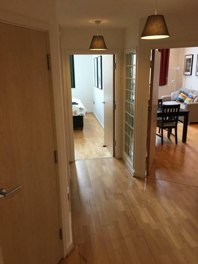 Stylish City Centre Apartment Cardiff Bagian luar foto