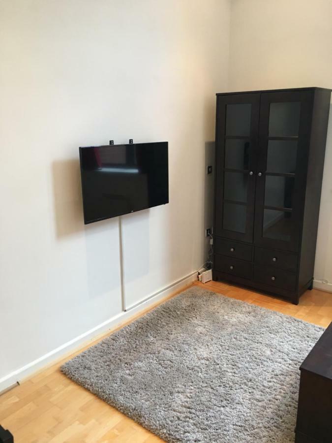 Stylish City Centre Apartment Cardiff Bagian luar foto