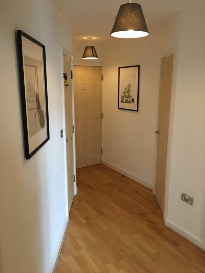 Stylish City Centre Apartment Cardiff Bagian luar foto